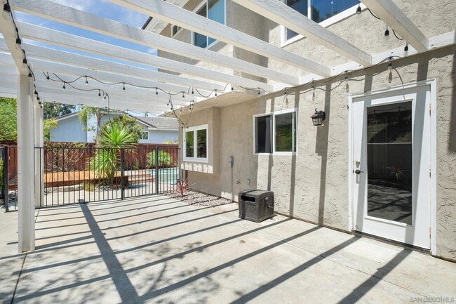 Building Photo - 3251 Celinda Dr