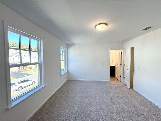 Building Photo - 51 Gresham Ct