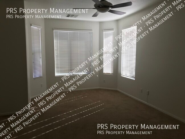 Building Photo - 4135 E Bellerive Dr