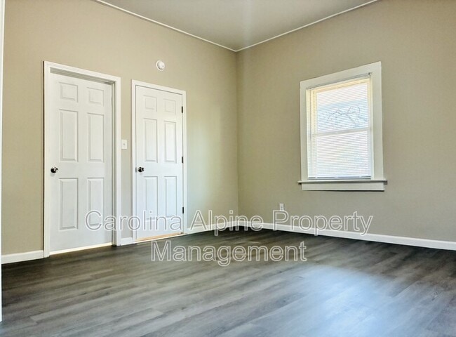 Building Photo - 613 Legrand St