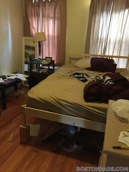 Building Photo - 104 Hammond St