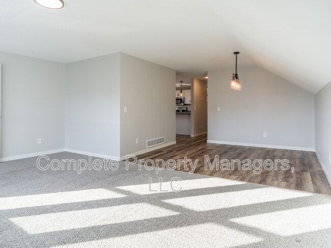 Building Photo - 103 Main St E