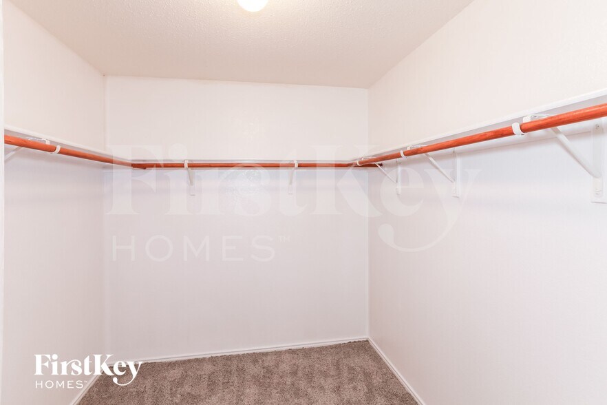 Building Photo - 1405 Dandelion Trail