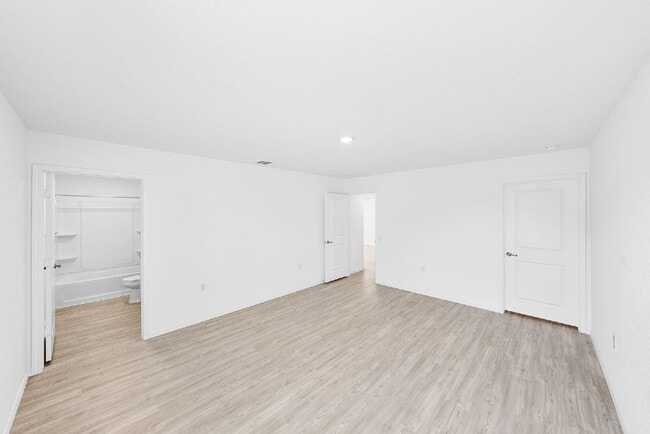Building Photo - 4546 Glades Wy