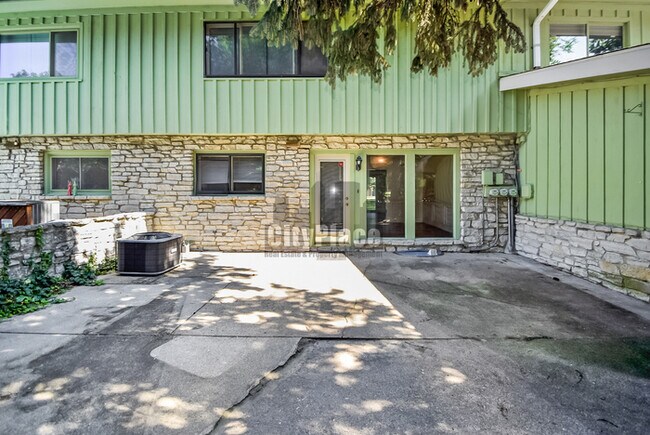 Building Photo - 5222 Nob Ln