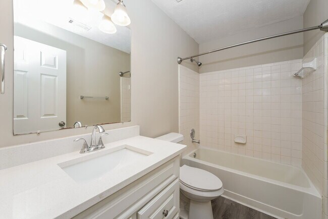 Building Photo - 1484 Yorktown Dr NW