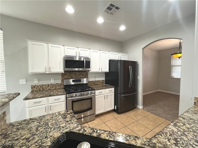 Building Photo - 6615 Brick House Ave