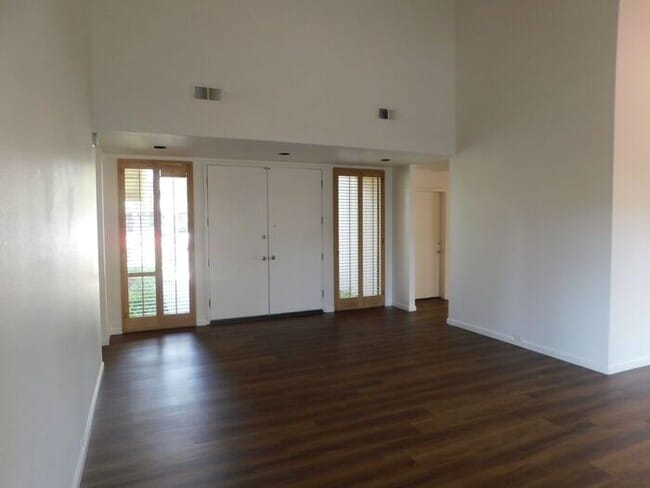 Building Photo - Spacious 3 Bedroom/2Bath Home In Fair Oaks...