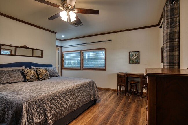 Building Photo - 201 White Dr