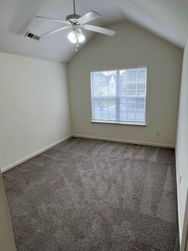 Building Photo - Lovely 3 Bed, 2.5 Bath home in Havenbrook