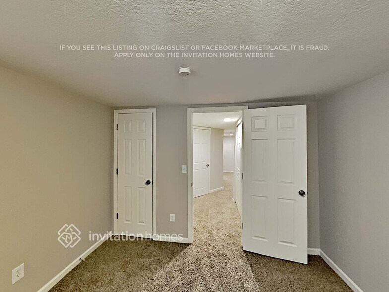 Building Photo - 3289 Blue Grass Cir