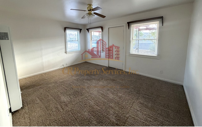 Building Photo - 907 Valley View Ave