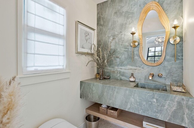 Building Photo - 3211 Washington Rd