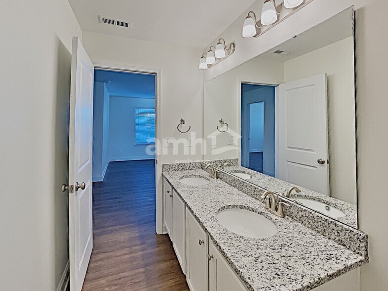 Building Photo - 214 Argea Dr