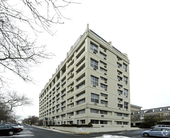 Primary Photo - Crows Nest Condominium