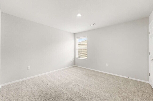 Building Photo - 4404 SW Sackett Ave