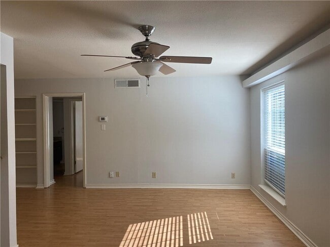 Building Photo - 7920 Rockwood Ln