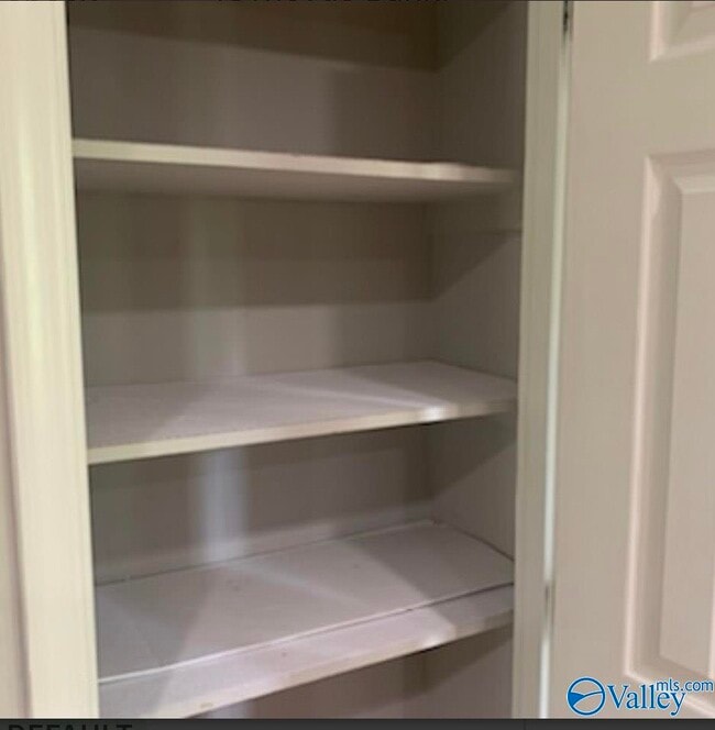 Building Photo - 105 Gibbon Dr