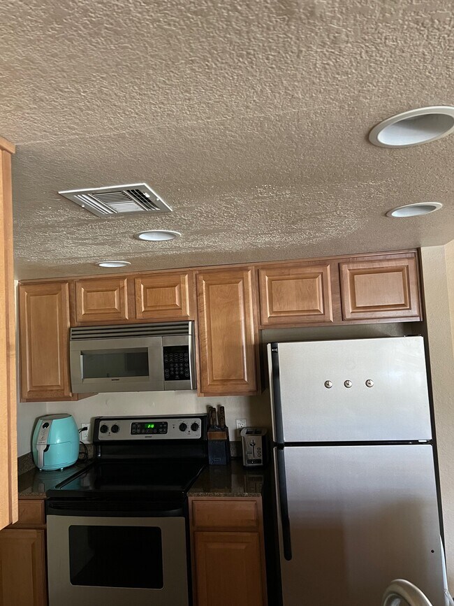 Building Photo - 101 S Players Club Dr