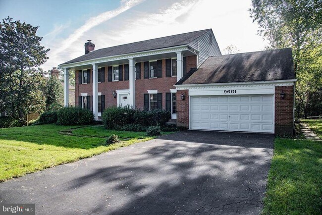 Building Photo - 9601 Persimmon Tree Rd