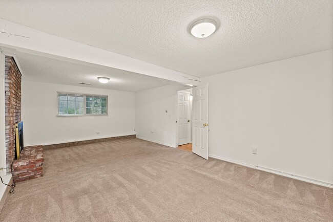 Building Photo - Stunning 4-Bed Gig Harbor Home for Rent | ...