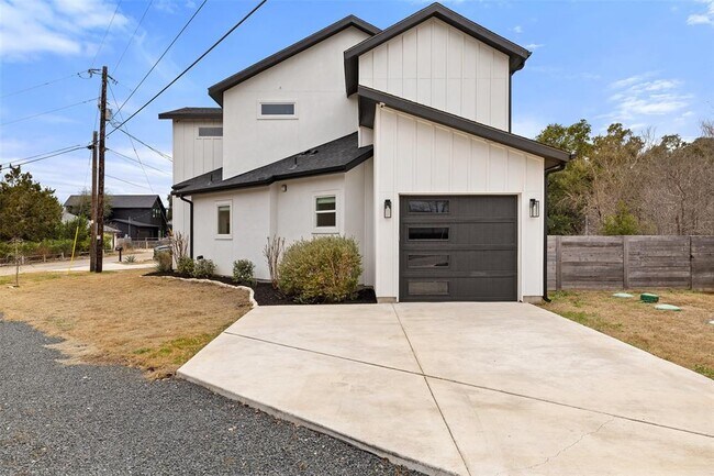 Building Photo - 18200 Fair Ln