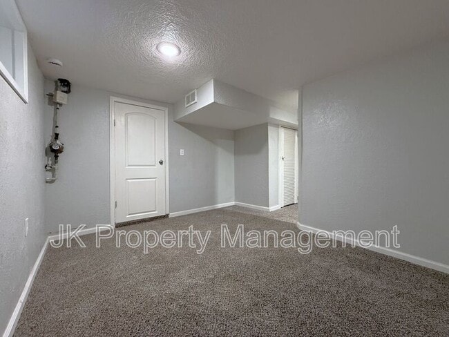 Building Photo - 2312 5th Ave N