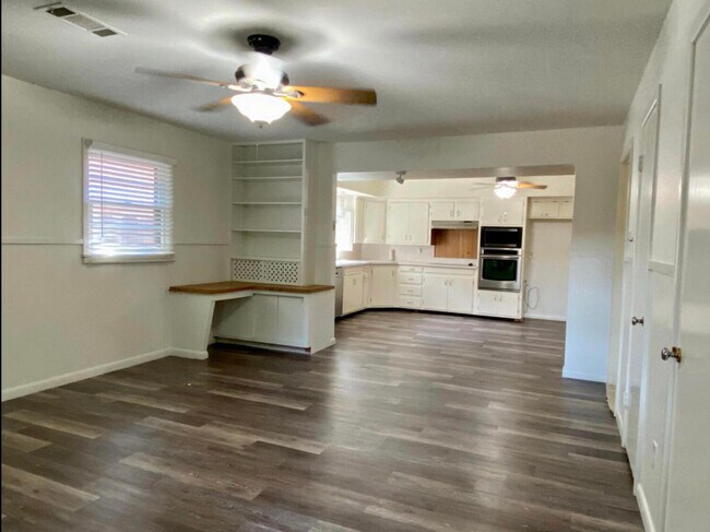 Building Photo - 3505 46th St