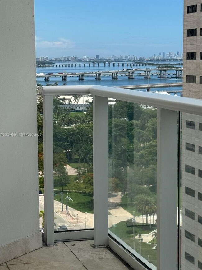 Building Photo - 300 S Biscayne Blvd