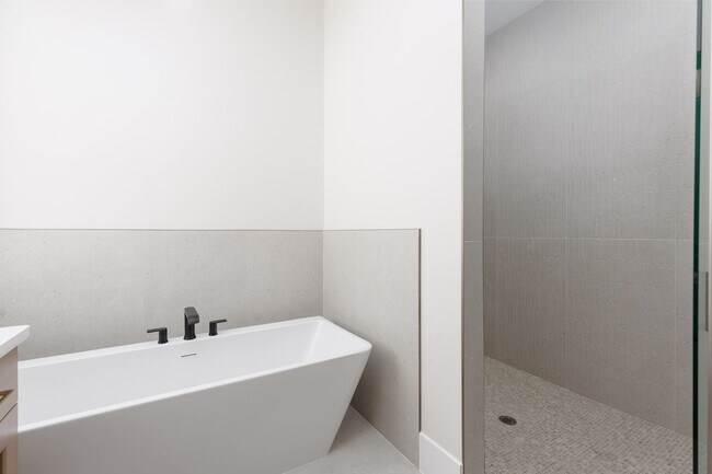 Building Photo - 2926 Naboo Ln