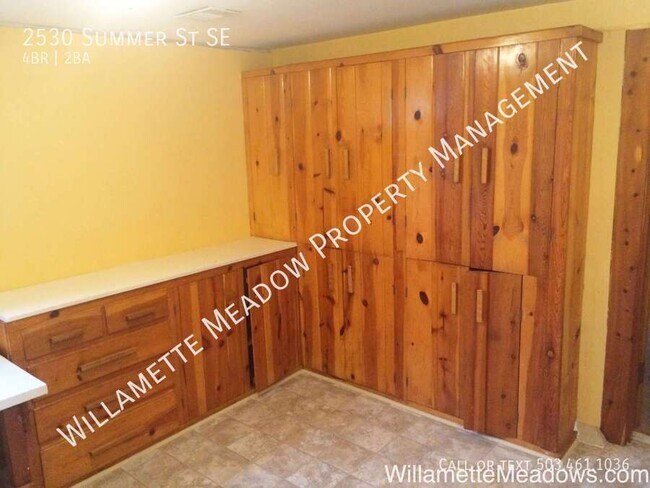 Building Photo - 2530 Summer St SE