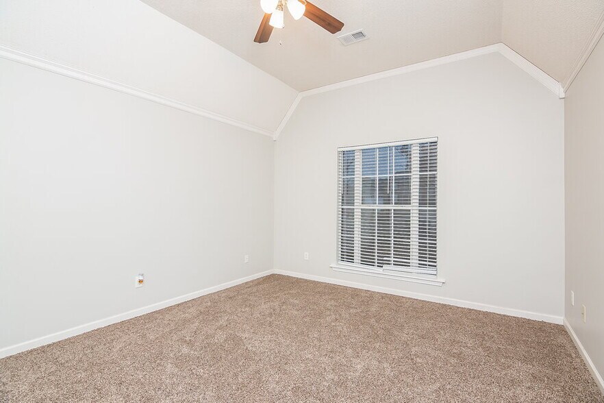 Building Photo - 11629 Leewood Dr