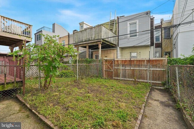 Building Photo - 868 N 27th St