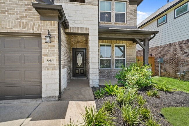 Building Photo - 32407 Dew Crest St