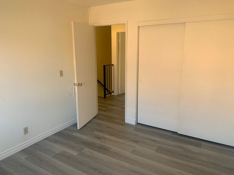 Building Photo - 16590 Terrace Ln