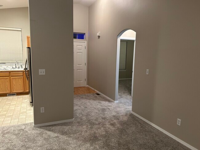 Building Photo - 1146 Elm St NW