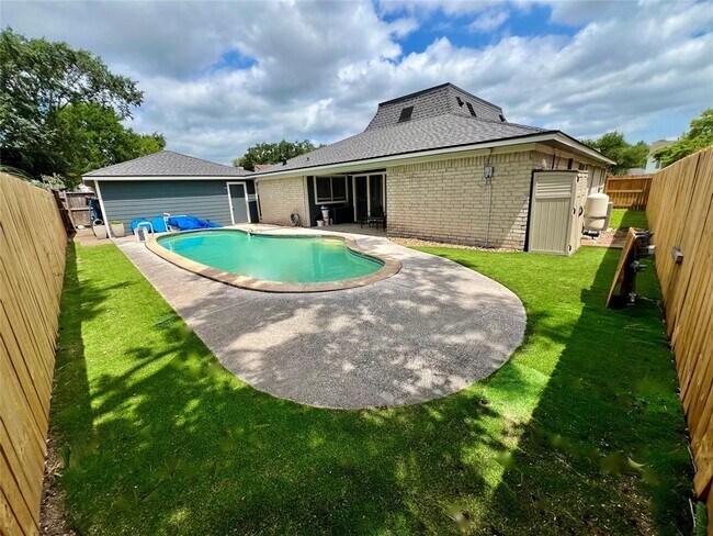 Building Photo - 14007 Overbrook Ln