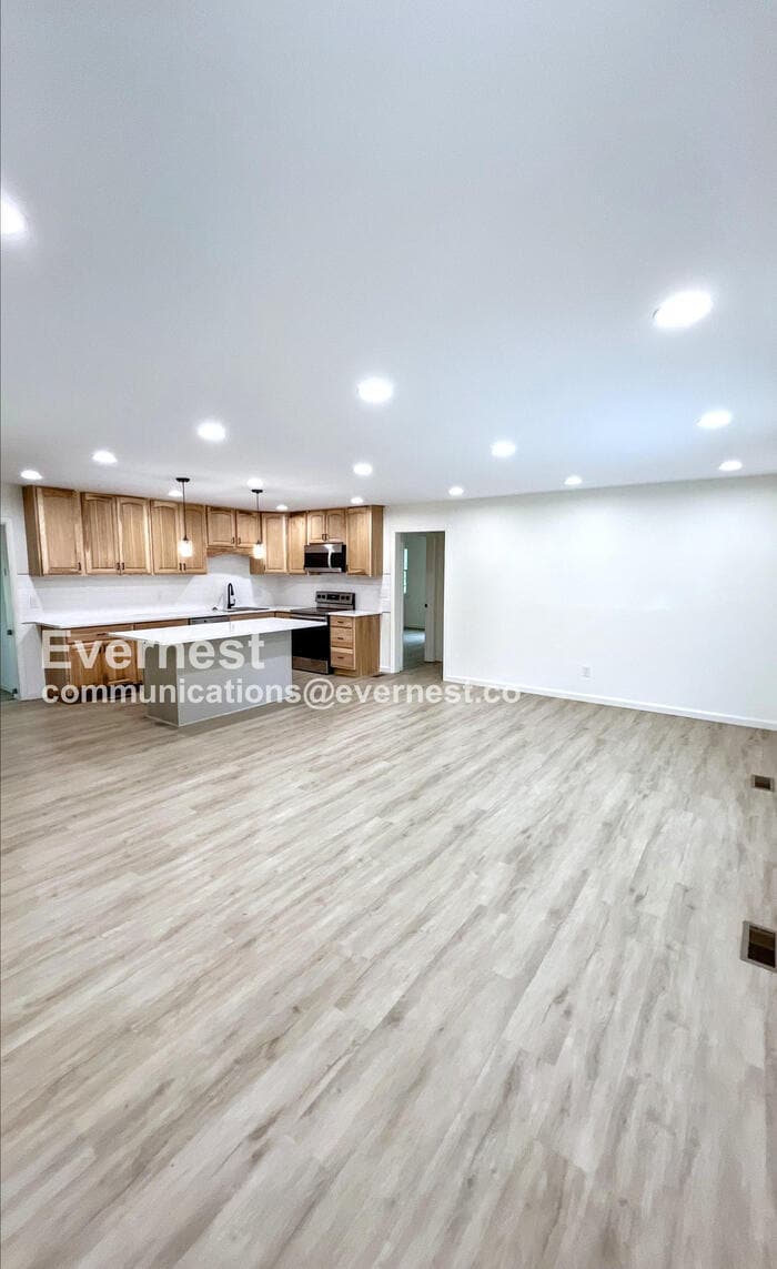 Building Photo - 11800 Dolly Pond Rd