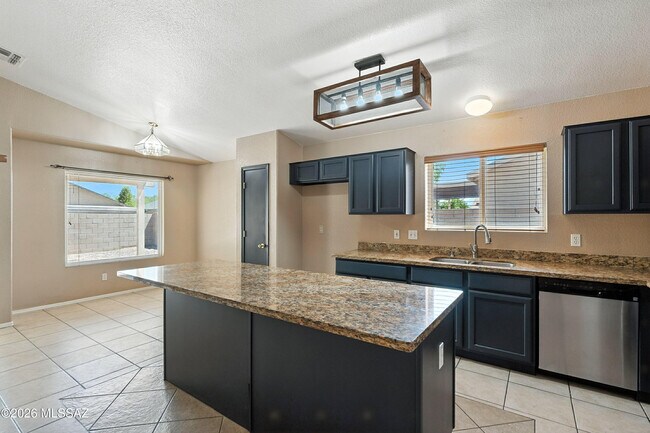 Building Photo - 7997 E Snakeroot Dr