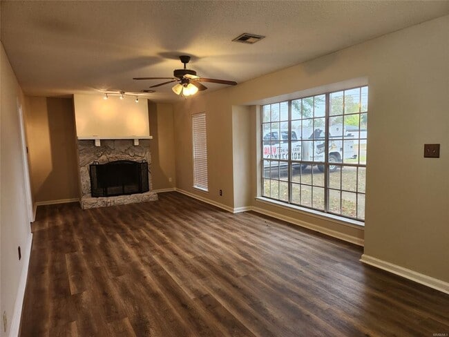 Building Photo - 278 Teri Ln