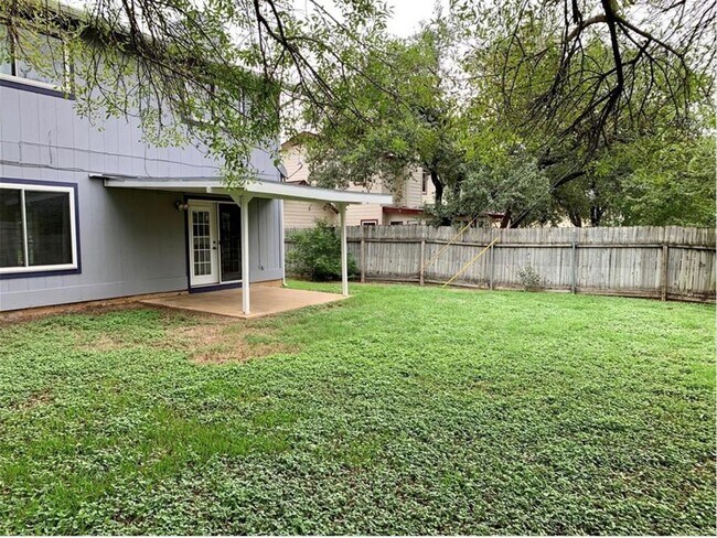 Building Photo - 11502 Tanglebriar Trail