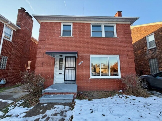 Building Photo - Three bedroom One and a half bath Brick Colonial home for lease