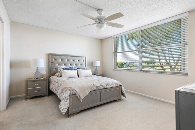 Building Photo - 14575 Bonaire Blvd