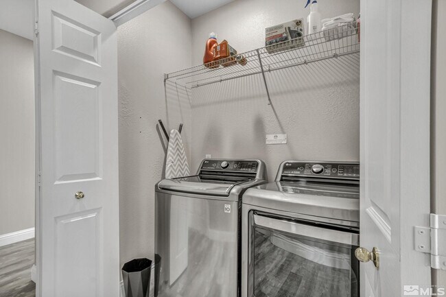 Building Photo - 2296 Rio Lobo Ln