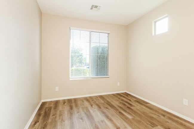 Building Photo - 2218 S 118th Ave