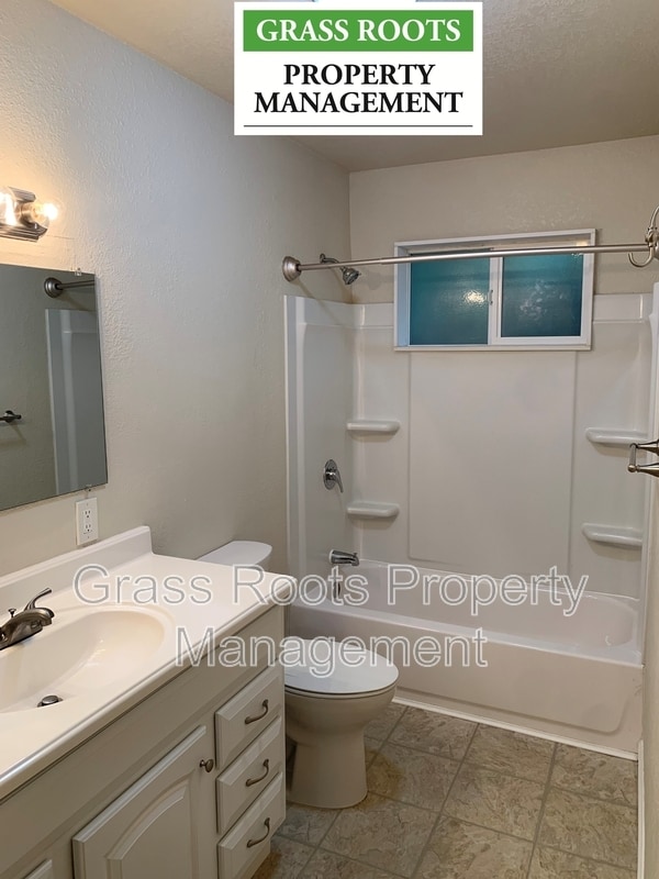 Building Photo - 1269 Live Oak Ln