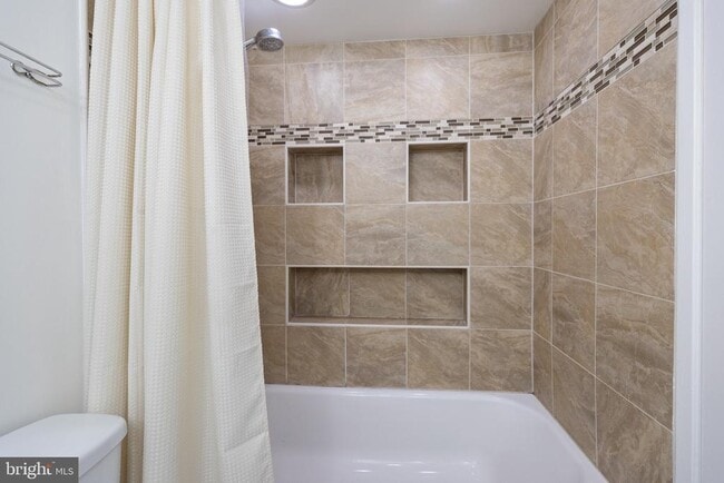 Building Photo - 307 Yoakum Pkwy