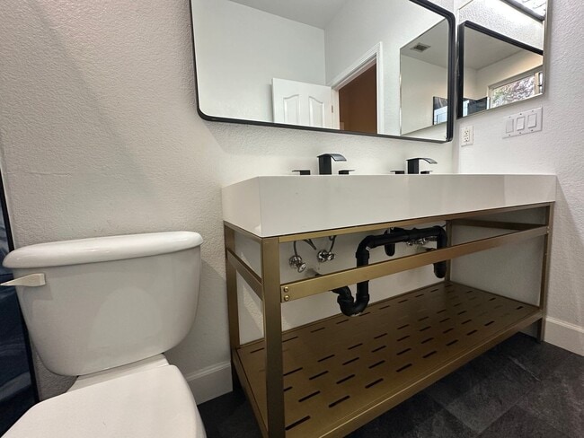 Building Photo - Beautiful Natomas Park Home – 5 Bed / 3 Bath, new interior paint, 2 story!