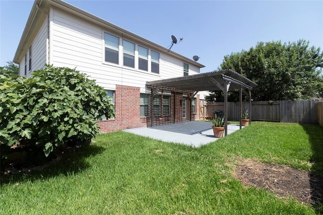 Building Photo - 2202 Crossmill Ln