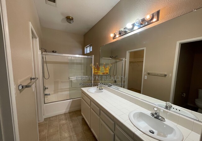 Building Photo - 1315 Zinfandel Ct